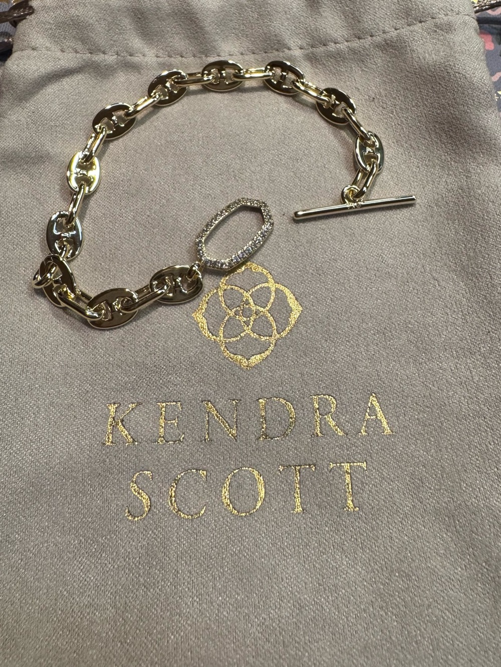 Kendra Scott Elaina Gold Chain Toggle Bracelet with Pave Heart Accent - Picture 5 of 6